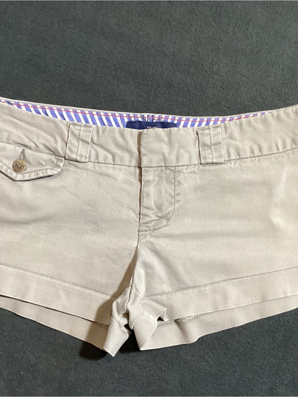 American Eagle Outfitters Beige Women's Bermuda Shorts Size 2. SKU 16